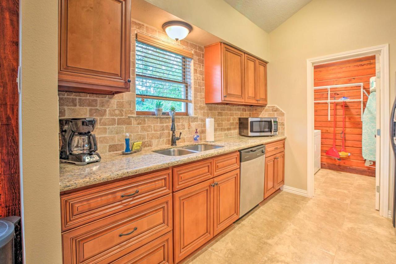 Spacious Kemah Clear Lake Home With Porch And Fire Pit מראה חיצוני תמונה